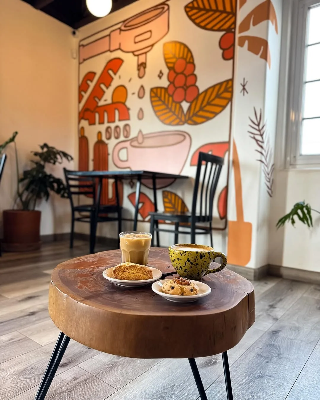 Interior con mural